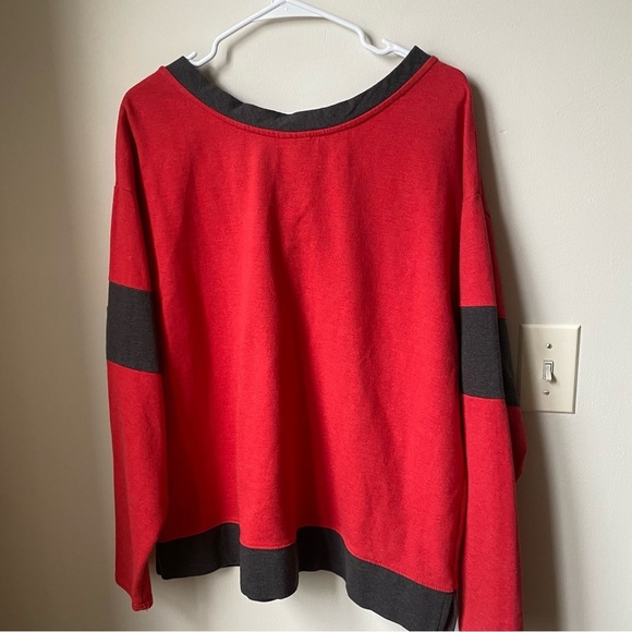 NHL Red and Black BLACKHAWKS Hockey Sweatshirt size XL 16/18 - Picture 7 of 9